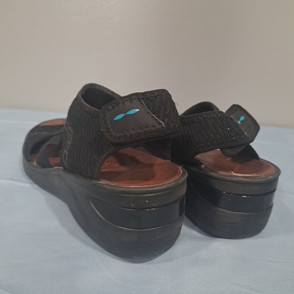 Bzees Dream Black Fabric Wedge Sandals 10M Slingback Comfort Shoes Hook & Loop - Picture 2 of 6